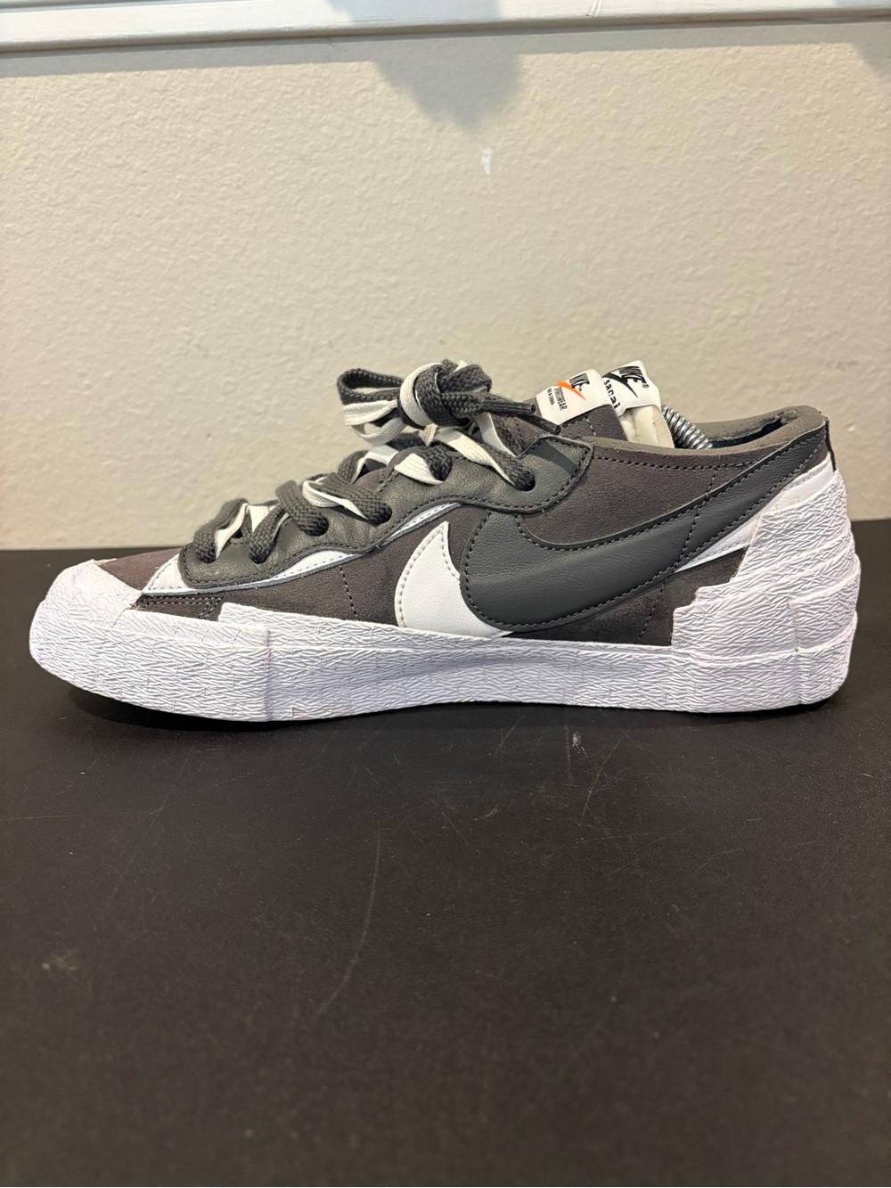 Nike Blazer Low x Sacai Iron Grey Men's Size 10 Fast Shipping - Picture 3 of 9